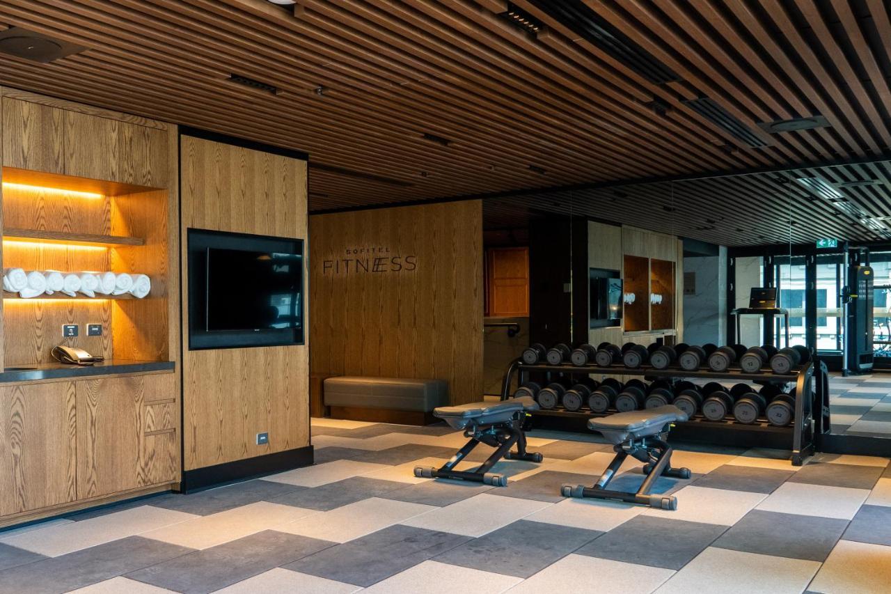 Sofitel Adelaide Hotel Exterior foto The gym at the 108